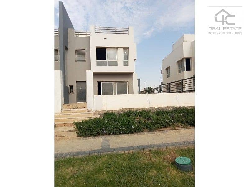 twin house280m for sale view on landscape hyde par 14