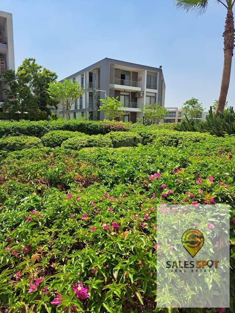 For sale, an apartment with a private garden in a distinguished location in front of Cairo International Airport and minutes from Nasr City (ask about 15