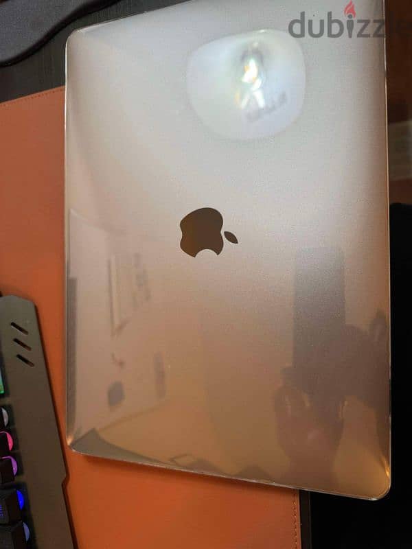 2018 MacBook pro in great condition 1