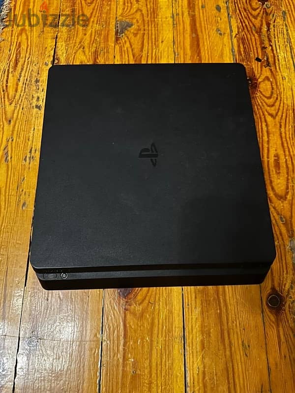 PS4 Slim 1