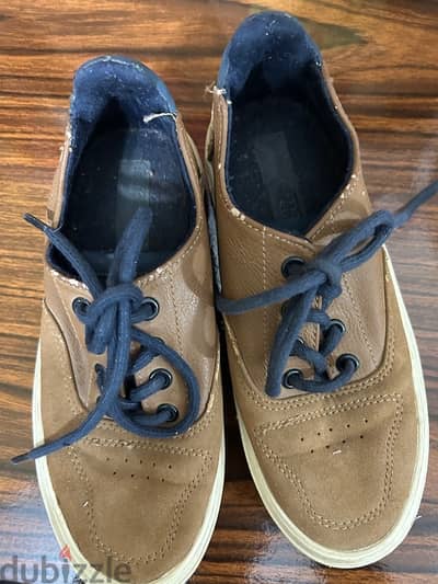 Zara Sneakers - حذاء من زارا الاطفال