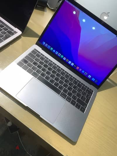 macbook pro 2017 non touch bar