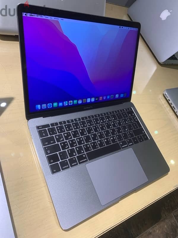 macbook pro 2017 non touch bar 1