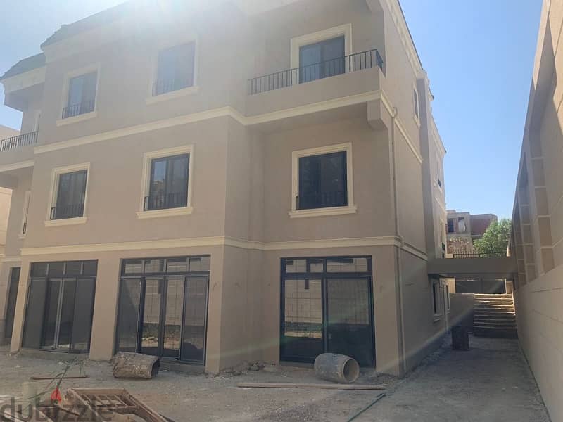 فيلا للبيع في بيفرلى هيلز متشطبه ٣/٤ تشطيب \ villa for sale 0