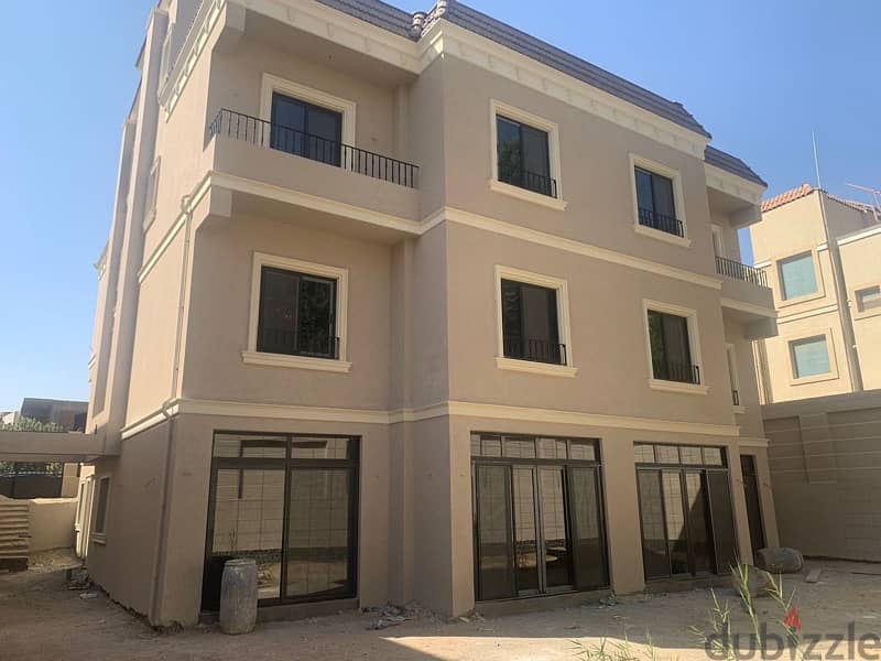 فيلا للبيع في بيفرلى هيلز متشطبه ٣/٤ تشطيب \ villa for sale 1