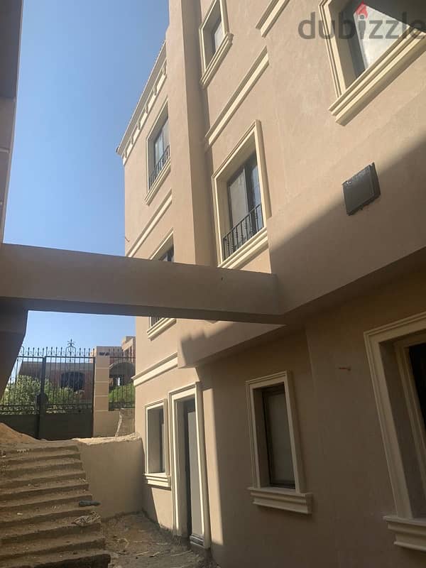 فيلا للبيع في بيفرلى هيلز متشطبه ٣/٤ تشطيب \ villa for sale 7