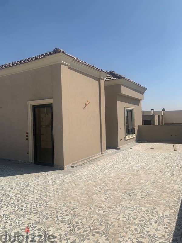 فيلا للبيع في بيفرلى هيلز متشطبه ٣/٤ تشطيب \ villa for sale 9