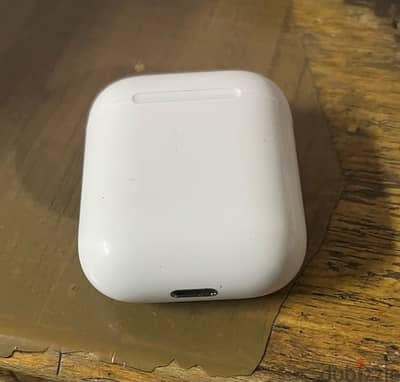 Apple airpods 2 معاه العلبة