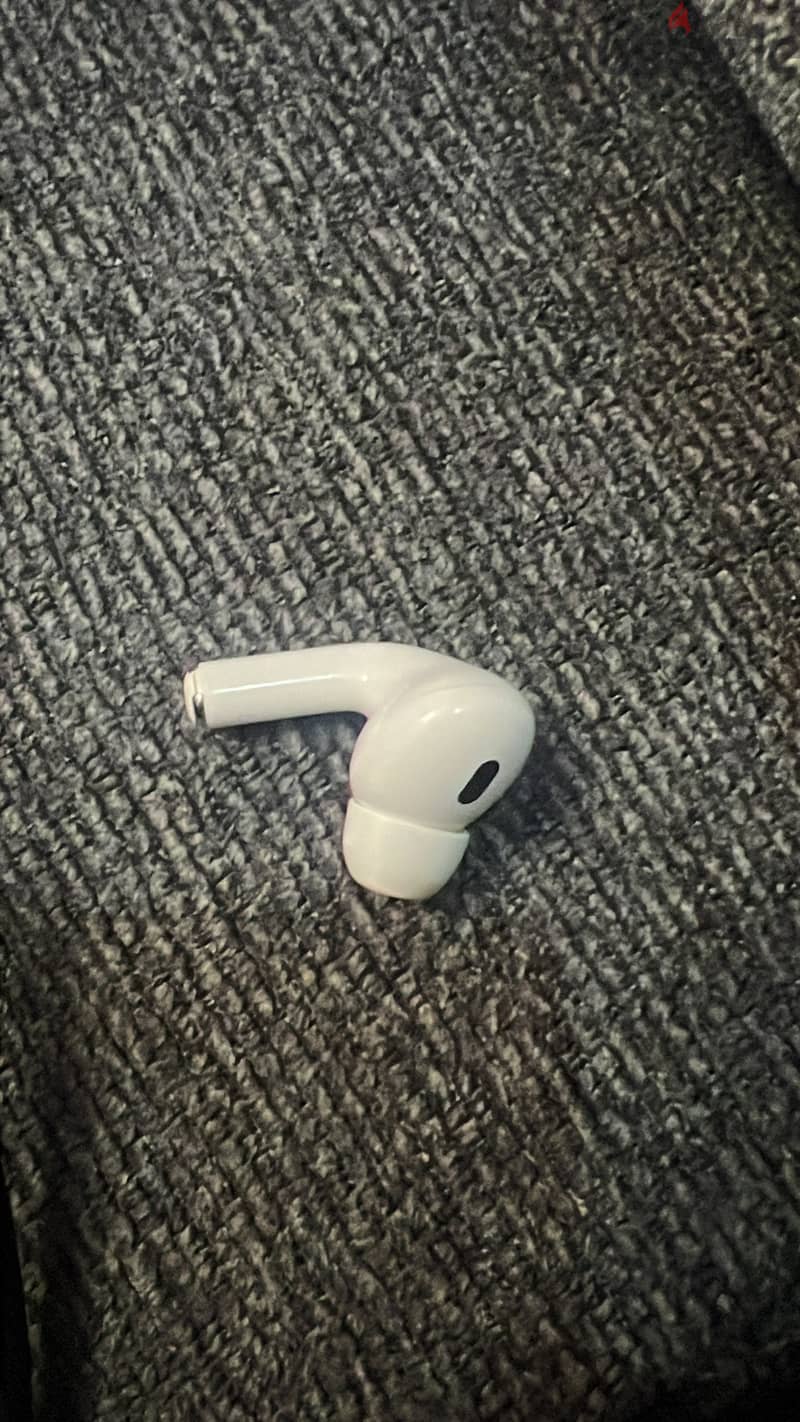 AirPods Pro 2 lighting (case + left bud) for sale للبيع ايربودز برو 0