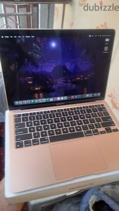 Macbook Air M1 2020 شبه جديد مع الشاحن الاصلي والكرتونه 0