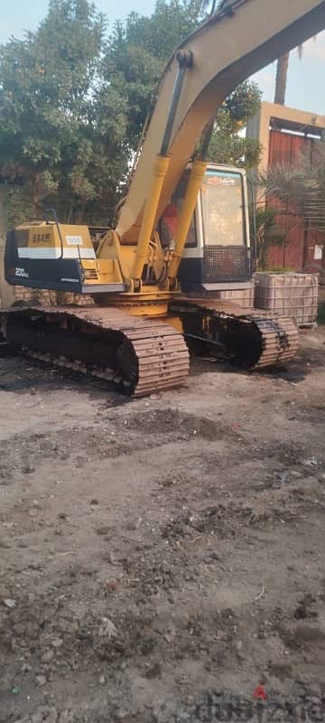 Komatsu pc200 حفار كوماتسو حفارات يابانى مجهز بحالة جيدة 12