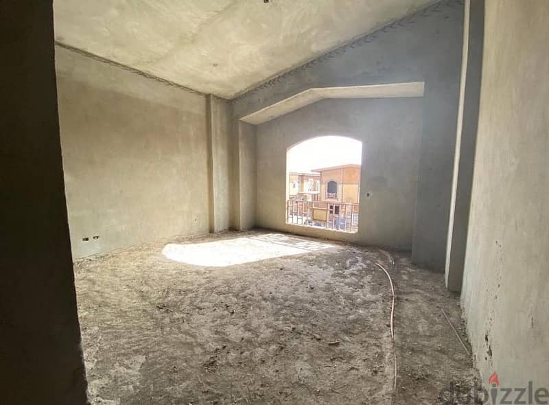 فيلا مستقلة للبيع أقل سعر فى الماركت بيراميدز ووك Villa For sale 5