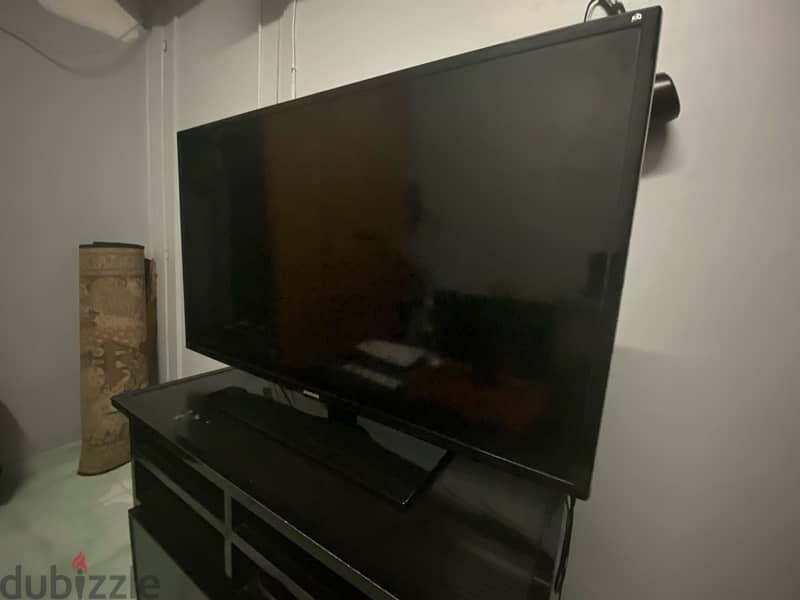 *SAMSUNG*  TV   40" 2