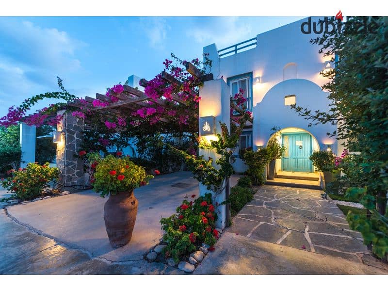 Twin house 4BDR + POOL Ready to move prime location in Ras el Hekma 3