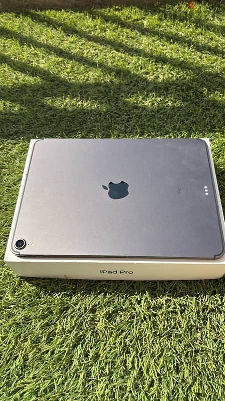 Apple iPad Pro (1st generation) 1