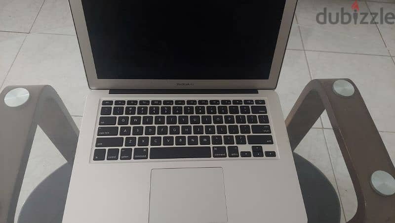 macbook air 2015 core i7, 8gb ram 1