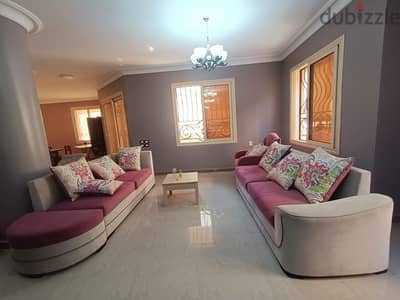 2 Living rooms for sale - اثنين ليفينج للبيع