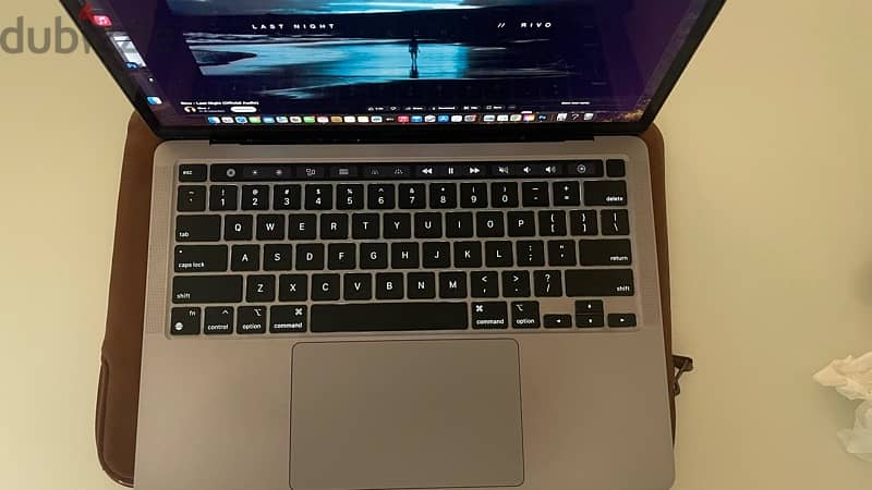 Macbook Pro Touch Bar M1 , 13" 3