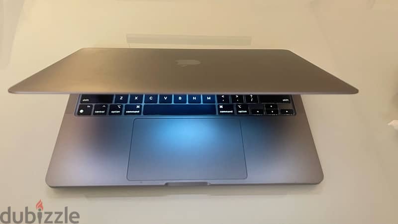 Macbook Pro Touch Bar M1 , 13" 4