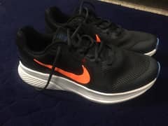 كوتشي Nike run swift v2 0