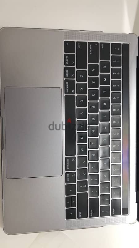 macbook Pro 13inch with touchbar 2019 5