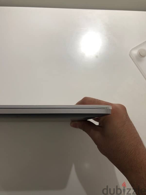 macbook Pro 13inch with touchbar 2019 10