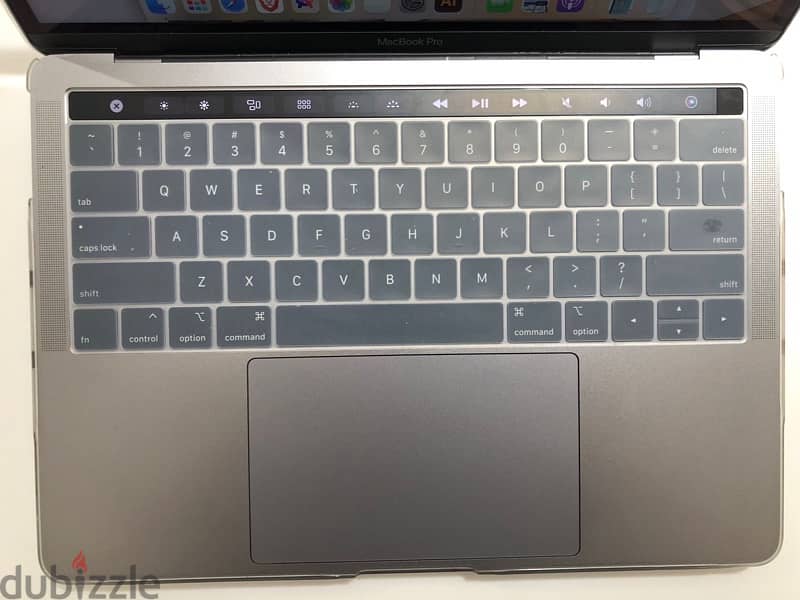 macbook Pro 13inch with touchbar 2019 13