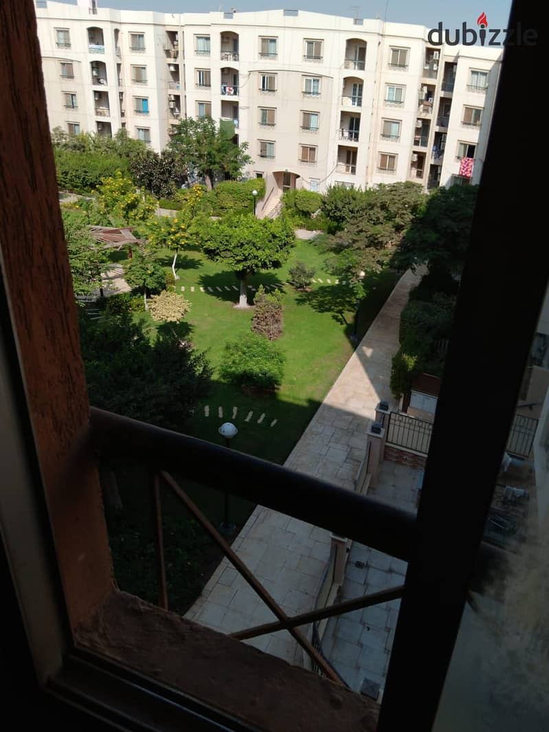 Apartment 90m for sale in the first phase, wonderful view and wide garden 1