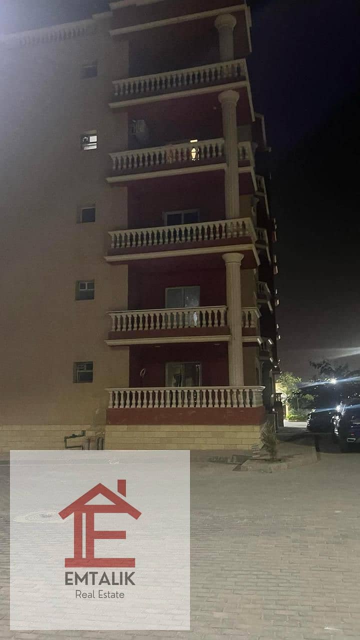 From the owner, an apartment for sale in Fifth Settlement, Al Zohour Life 1 Compound  Area: 156 square metres  First floor 2