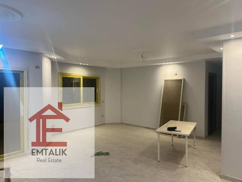 From the owner, an apartment for sale in Fifth Settlement, Al Zohour Life 1 Compound  Area: 156 square metres  First floor 13