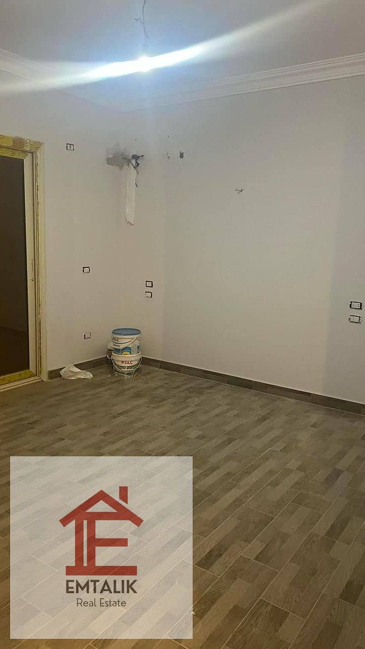 From the owner, an apartment for sale in Fifth Settlement, Al Zohour Life 1 Compound  Area: 156 square metres  First floor 14