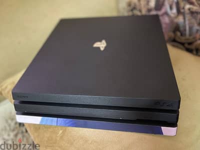 ps4 pro 4k 1 tera online 11.50 with 2 controllers