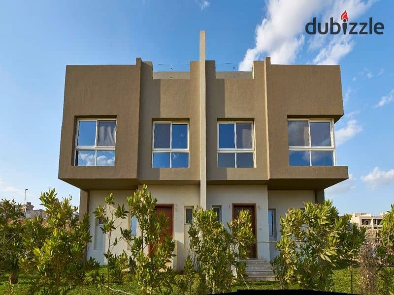 Receive immediately a twin house of 395 sqm in ETAPA Compound, Sheikh Zayed, with installments over 10 years. 0