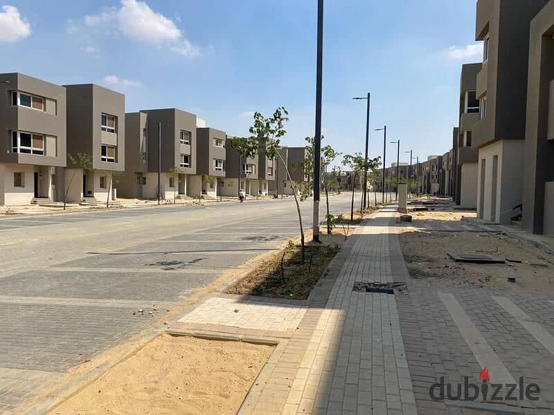 Receive immediately a twin house of 395 sqm in ETAPA Compound, Sheikh Zayed, with installments over 10 years. 13