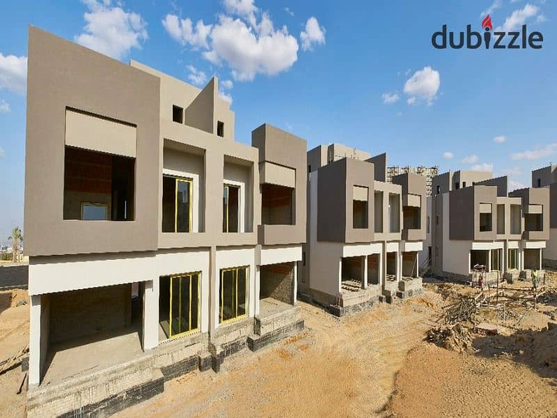 Receive immediately a twin house of 395 sqm in ETAPA Compound, Sheikh Zayed, with installments over 10 years. 20