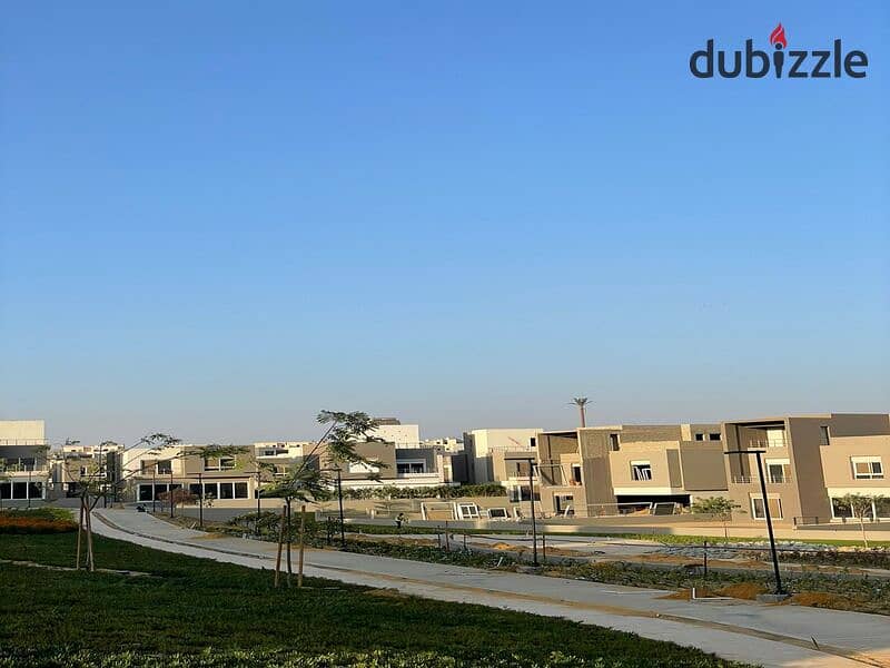 Receive immediately a twin house of 395 sqm in ETAPA Compound, Sheikh Zayed, with installments over 10 years. 35