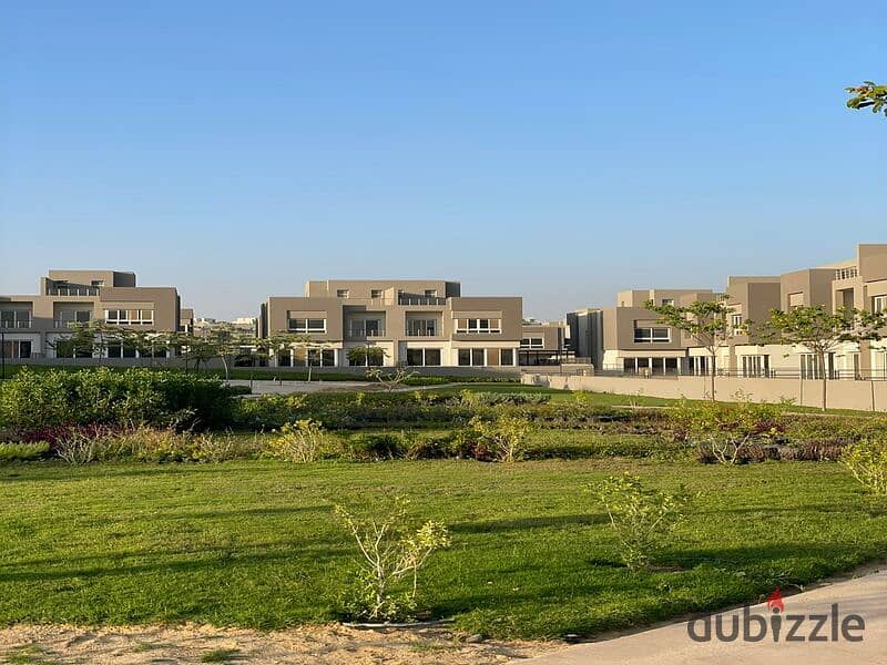 Receive immediately a twin house of 395 sqm in ETAPA Compound, Sheikh Zayed, with installments over 10 years. 38