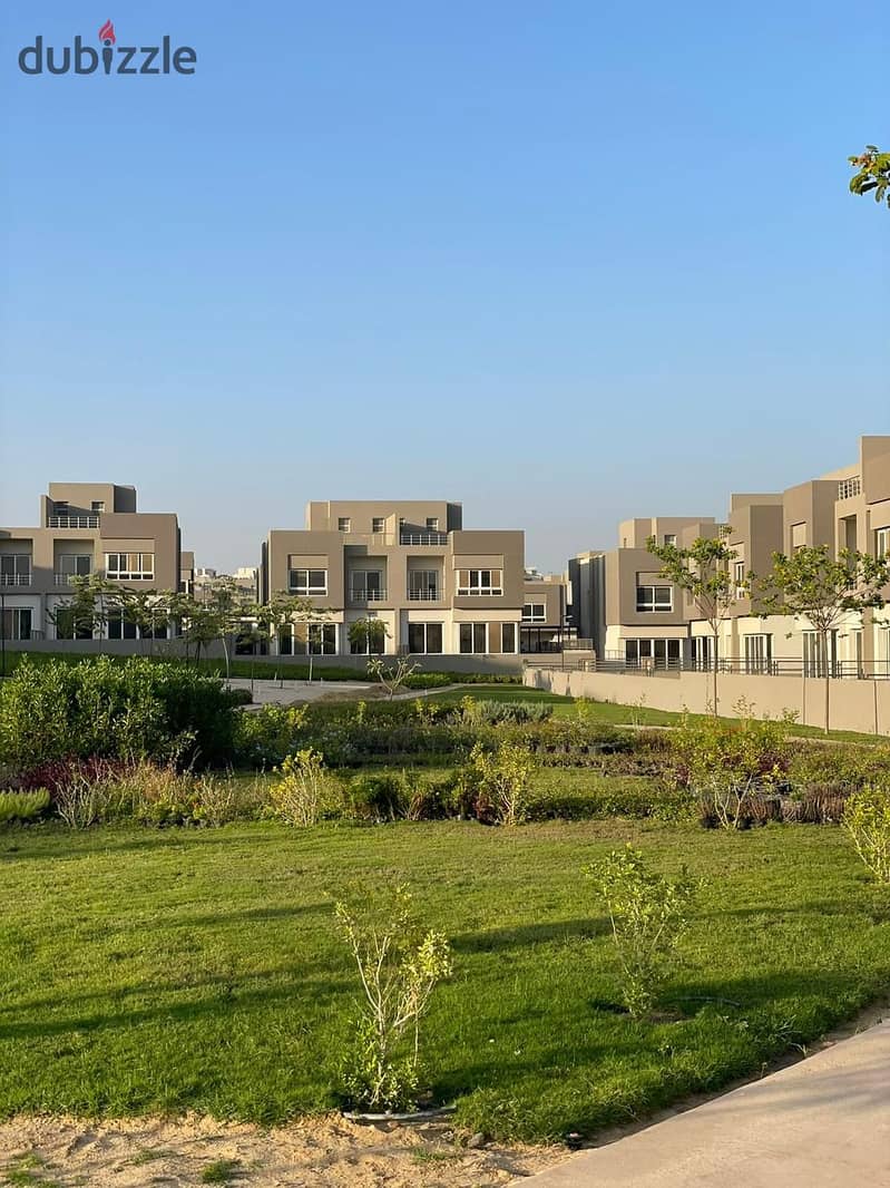 Receive immediately a twin house of 395 sqm in ETAPA Compound, Sheikh Zayed, with installments over 10 years. 51