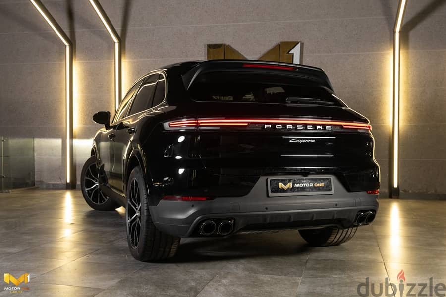 PORSCHE CAYENNE SUV 2024 19