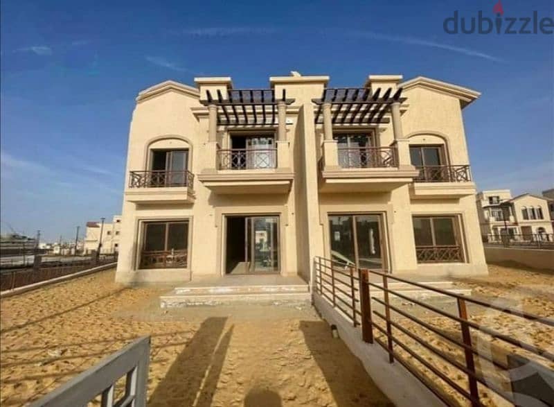 للبيع فيلا ثنائي توين هاوس twin house type E3 في مدينتي فيلات الفور سي 3