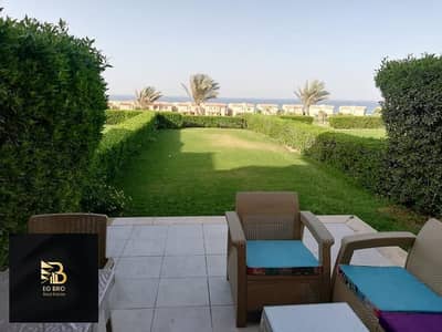 Chalet with garden for sale in Ain Sokhna, first row on the sea