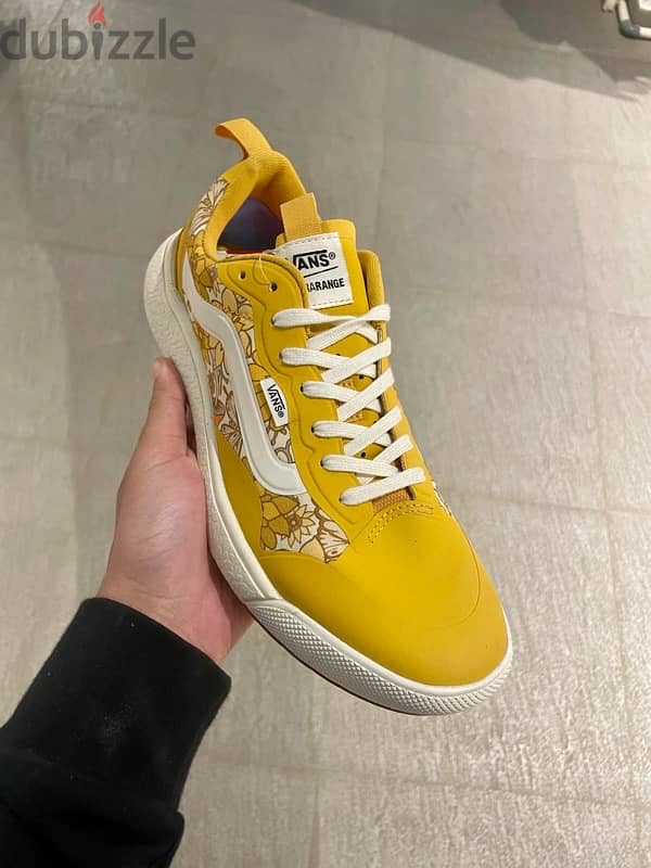 Vans Ultrarange Exo (Size 42) 2