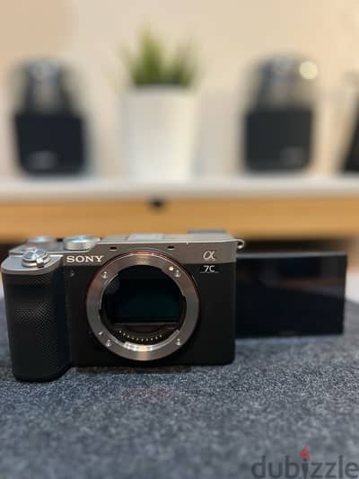 Sony a7C Shutter 550 Pics + Sony lens FE 28mm F2