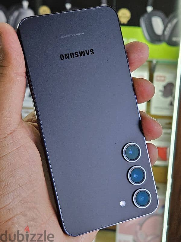 Samsung S23 like new. . 1