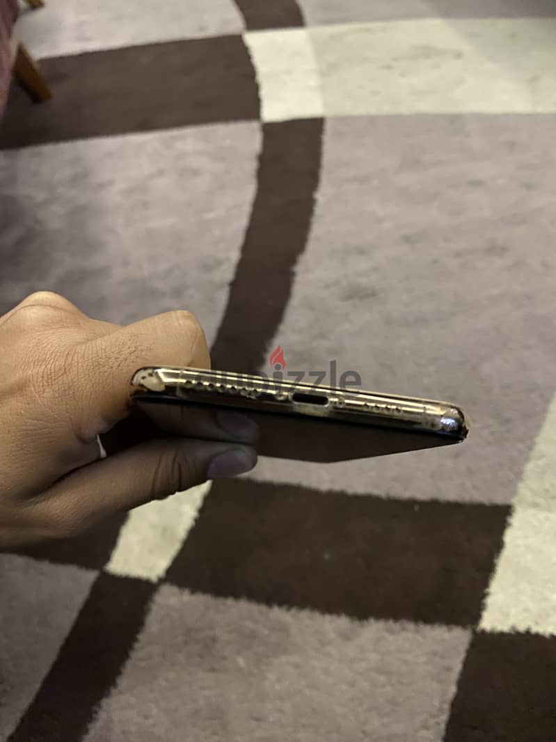 iPhone xs max 12