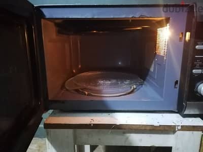 مايكروويف كينوود 32 لتر بحاله ممتازه 1500/1100w