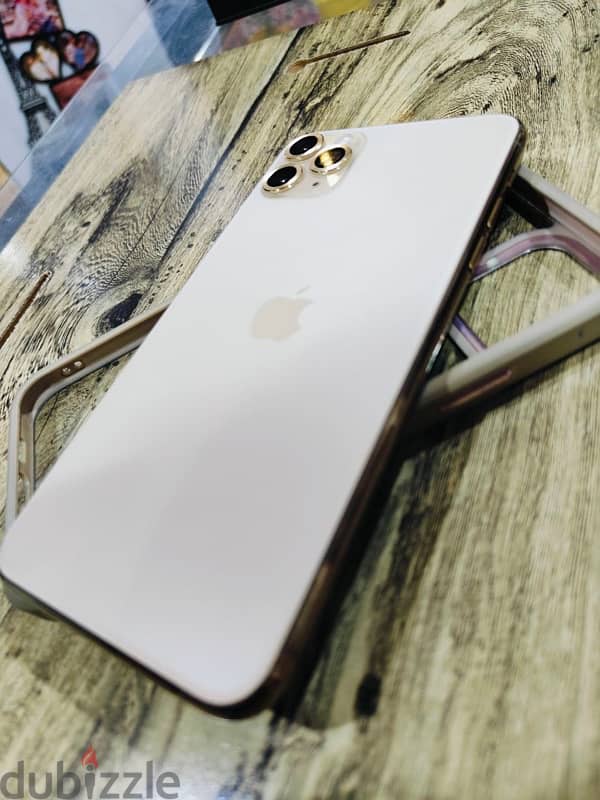 iPhone 11Pro Max Gold New 3