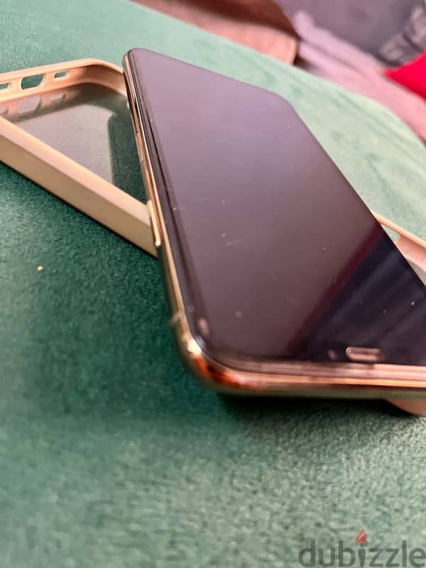 iPhone 11Pro Max Gold New 5