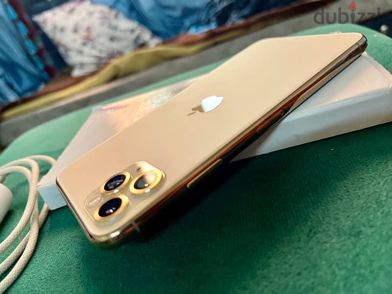 iPhone 11Pro Max Gold New 6