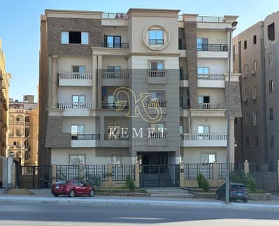 apartment for sale 200 m ready to move superlux finishing prime location On the axis of nasr directly in north lotus in new cairo